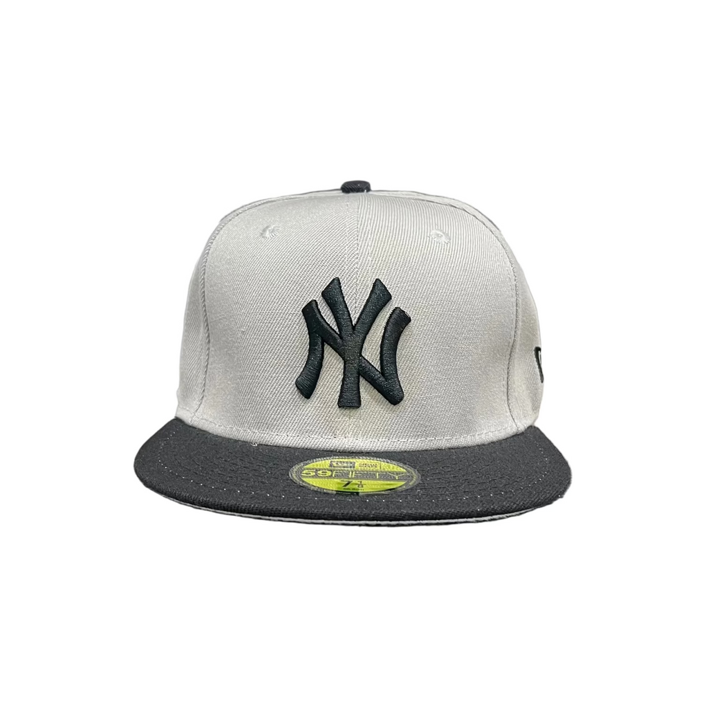 New Era 59FIFTY New York Yankees Grey & Black Fitted Cap – Black Logo